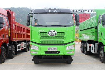 一汽解放 新J6P重卡 420马力 8X4 6.8米LNG渣土自卸车(国六)(CA3310P66M25L1T4E6)